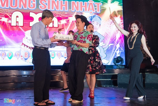 4.000 khan gia doi mua xem show Tran Thanh, Truong Giang-Hinh-11
